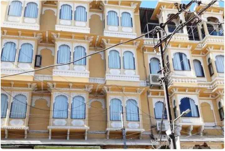 Madpackers Udaipur Hotel