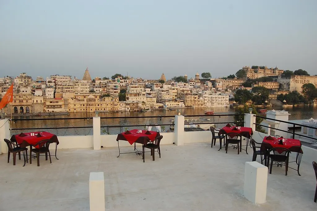 ***  Madpackers Udaipur Hotel India