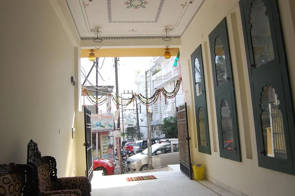 Madpackers Udaipur Hotel