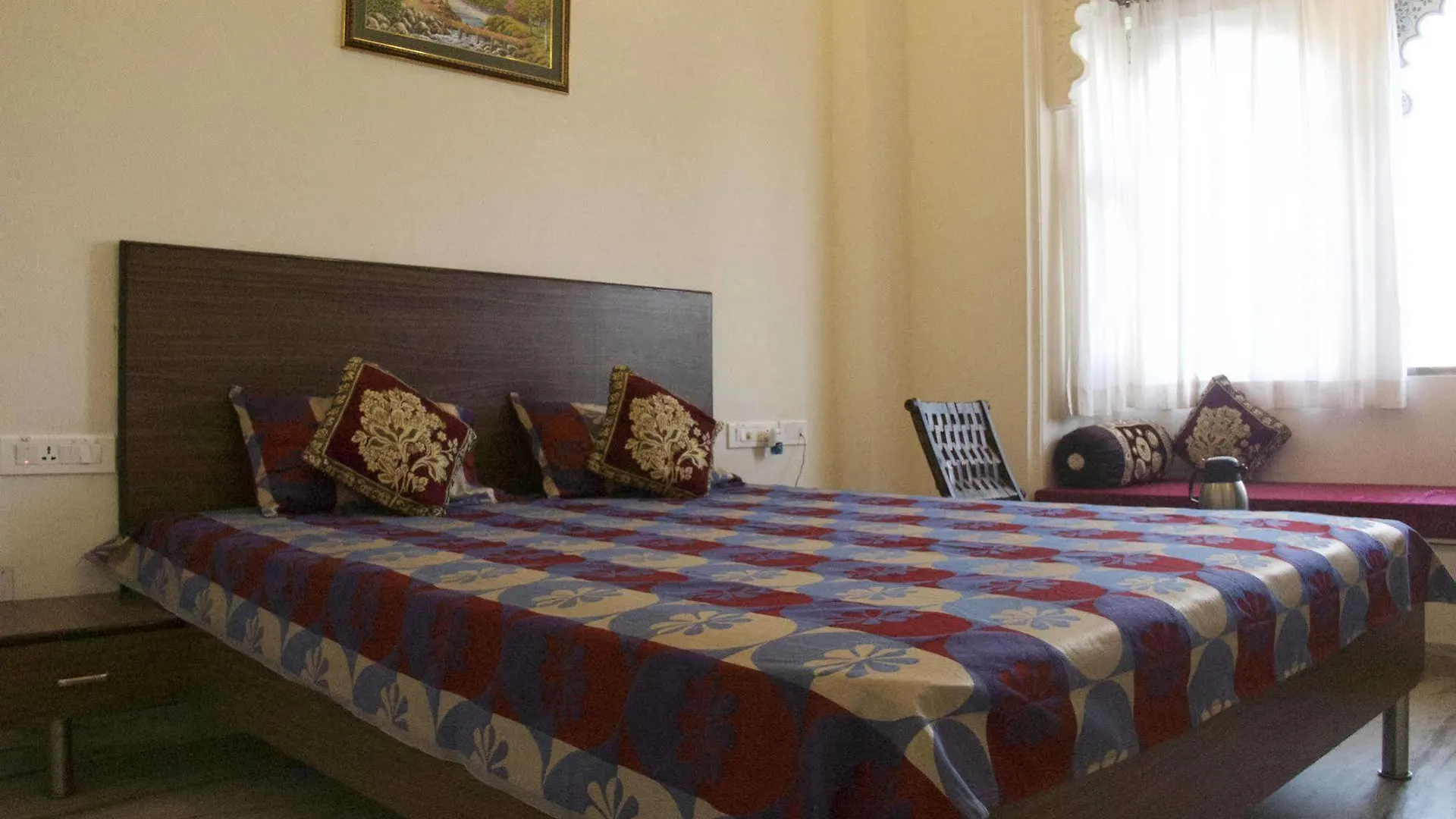 ***  Madpackers Udaipur Hotel India