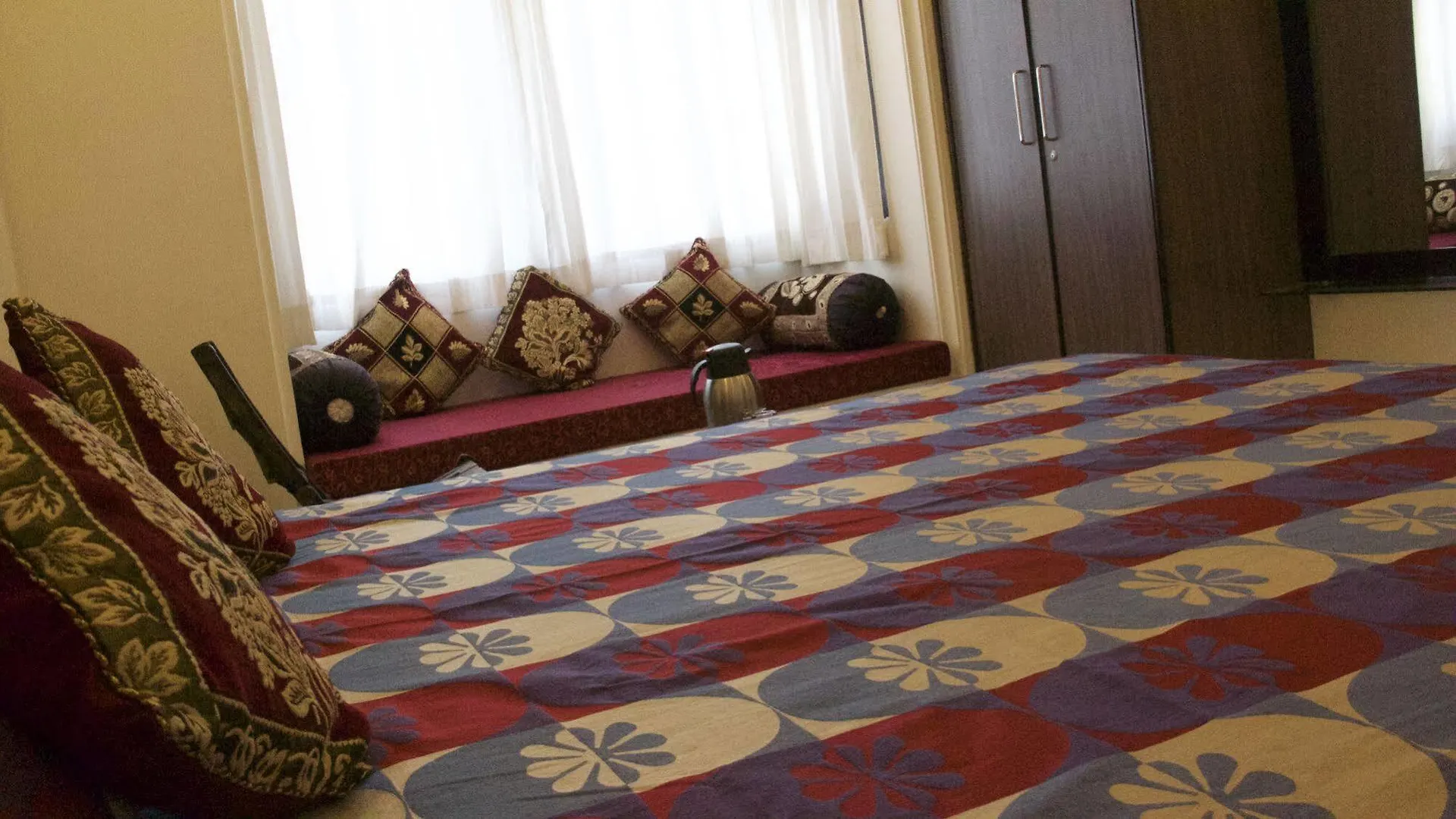 Madpackers Udaipur Hotel