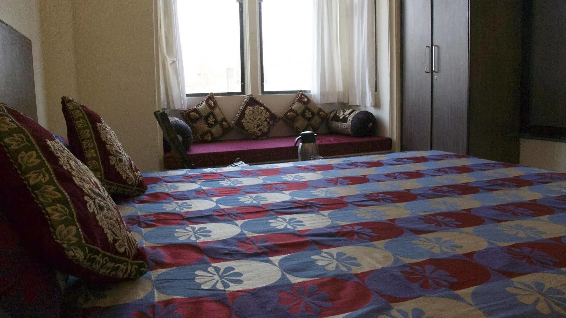 Madpackers Udaipur Hotel
