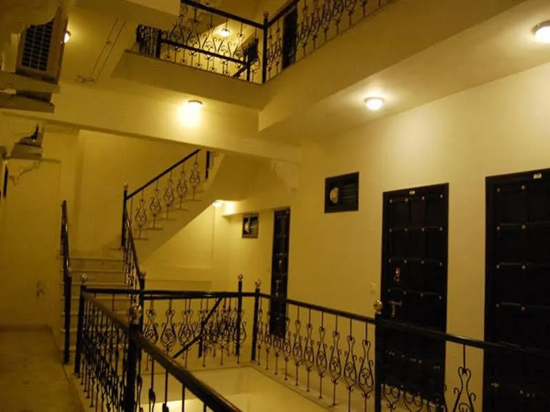 Madpackers Udaipur Hotel 3*,